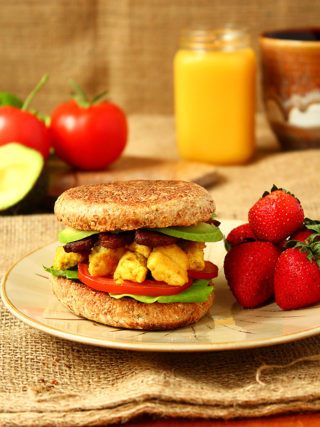 How To Make A Vegan Breakfast Sandwich For Less Than $3 » I LOVE VEGAN