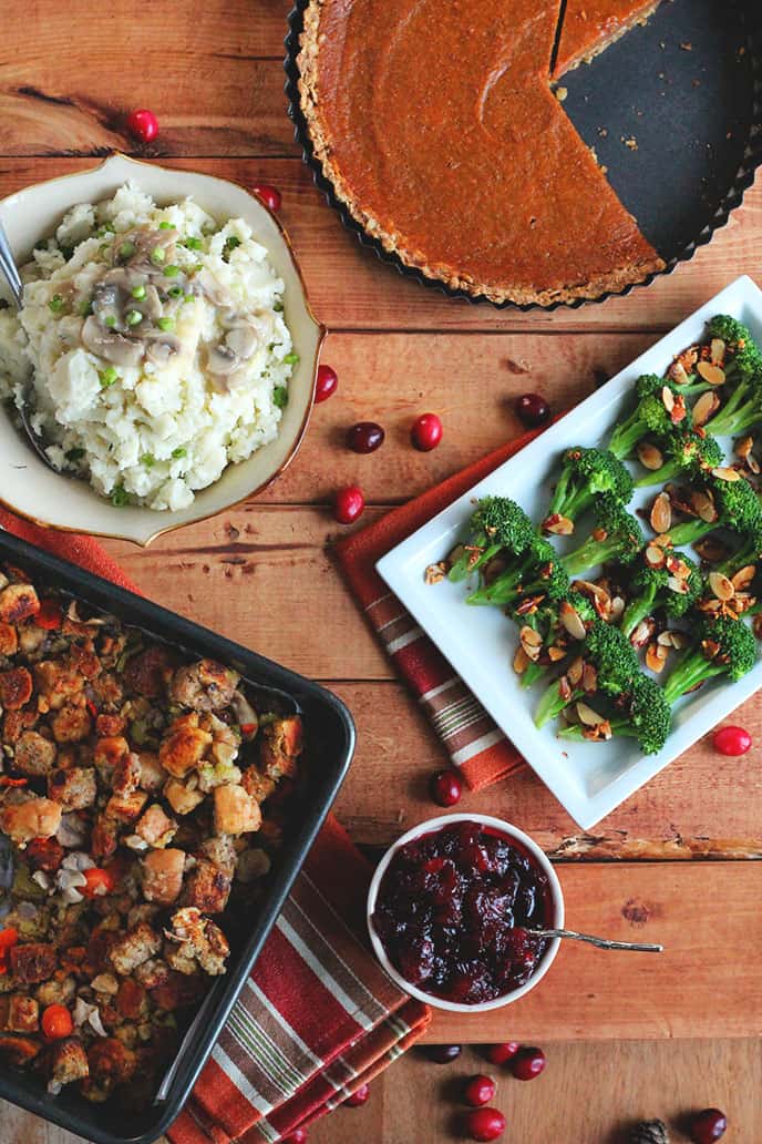 8 Simple & Delicious Recipes to Complete Your Vegan Thanksgiving Menu ...