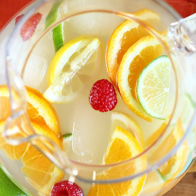 Perfect Summertime Lemonade - ilovevegan.com
