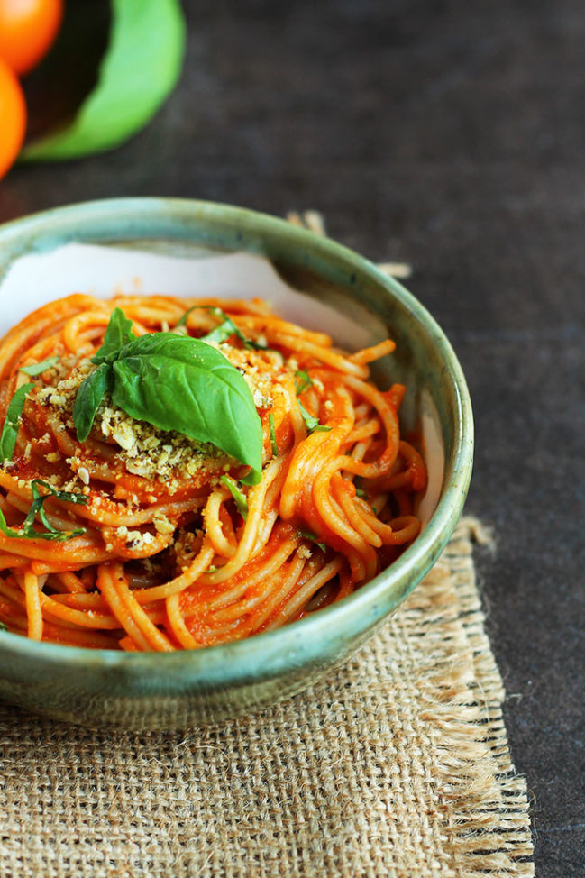 Simple Roasted Tomato Spaghetti Sauce (and Garlic Toast!) » I LOVE VEGAN